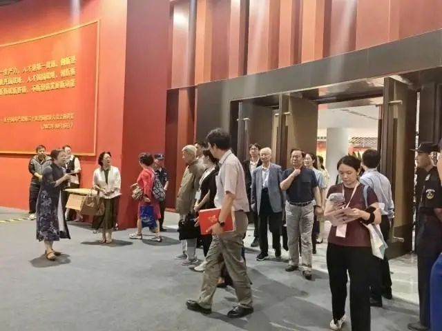 【中国青年网】中国科学家博物馆正式开放，大量珍贵图片信件亮相